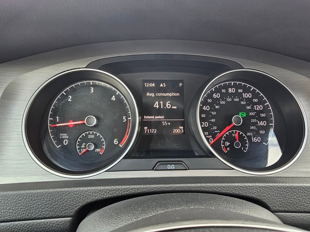 Used 2015 Volkswagen Golf TDI S FWD image 4
