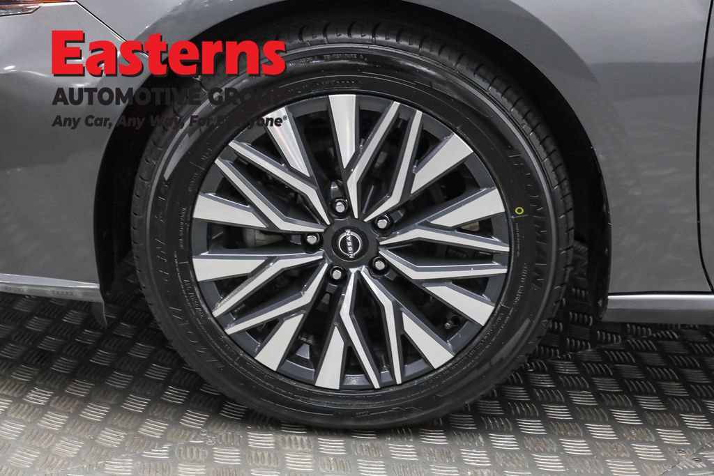 Used 2024 Nissan Altima 2.5 SV image 32