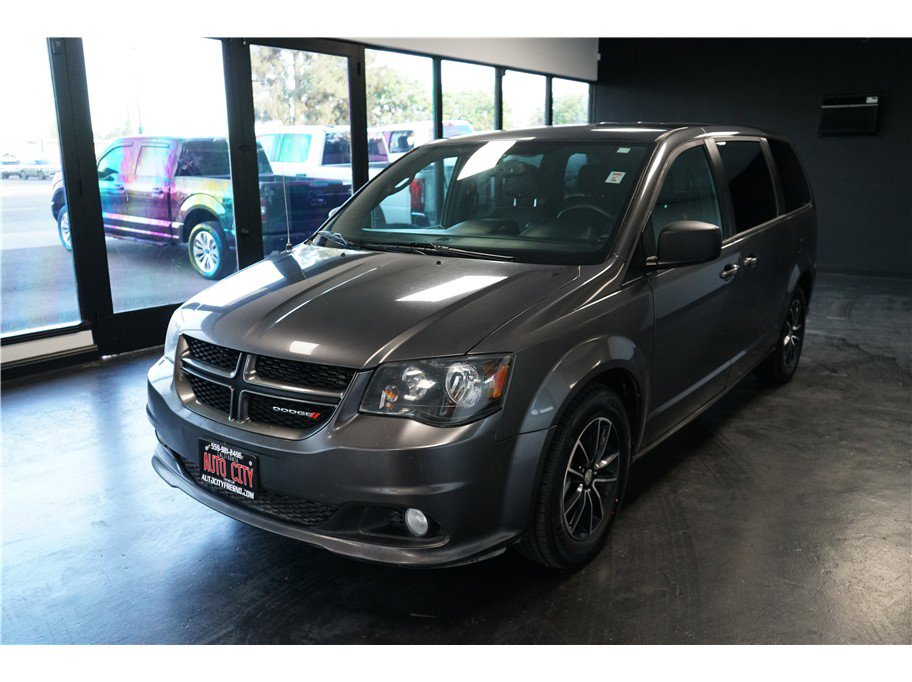 Used 2018 Dodge Grand Caravan GT image 3
