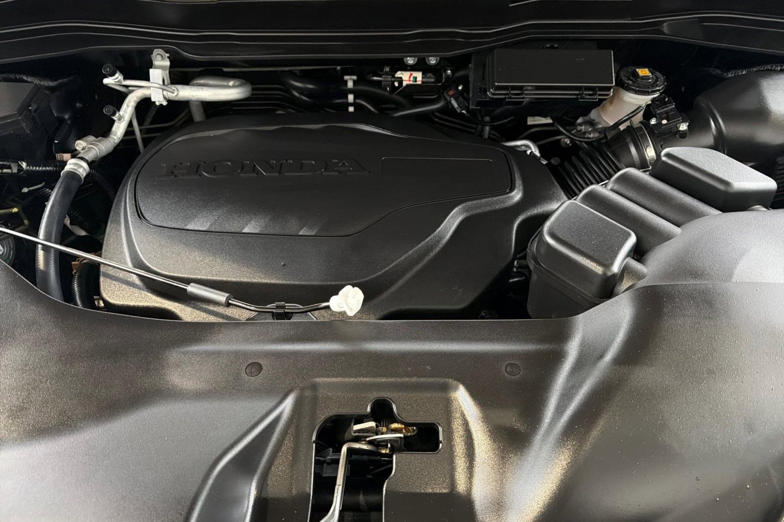 Certified 2025 Honda Passport EX-L image 35