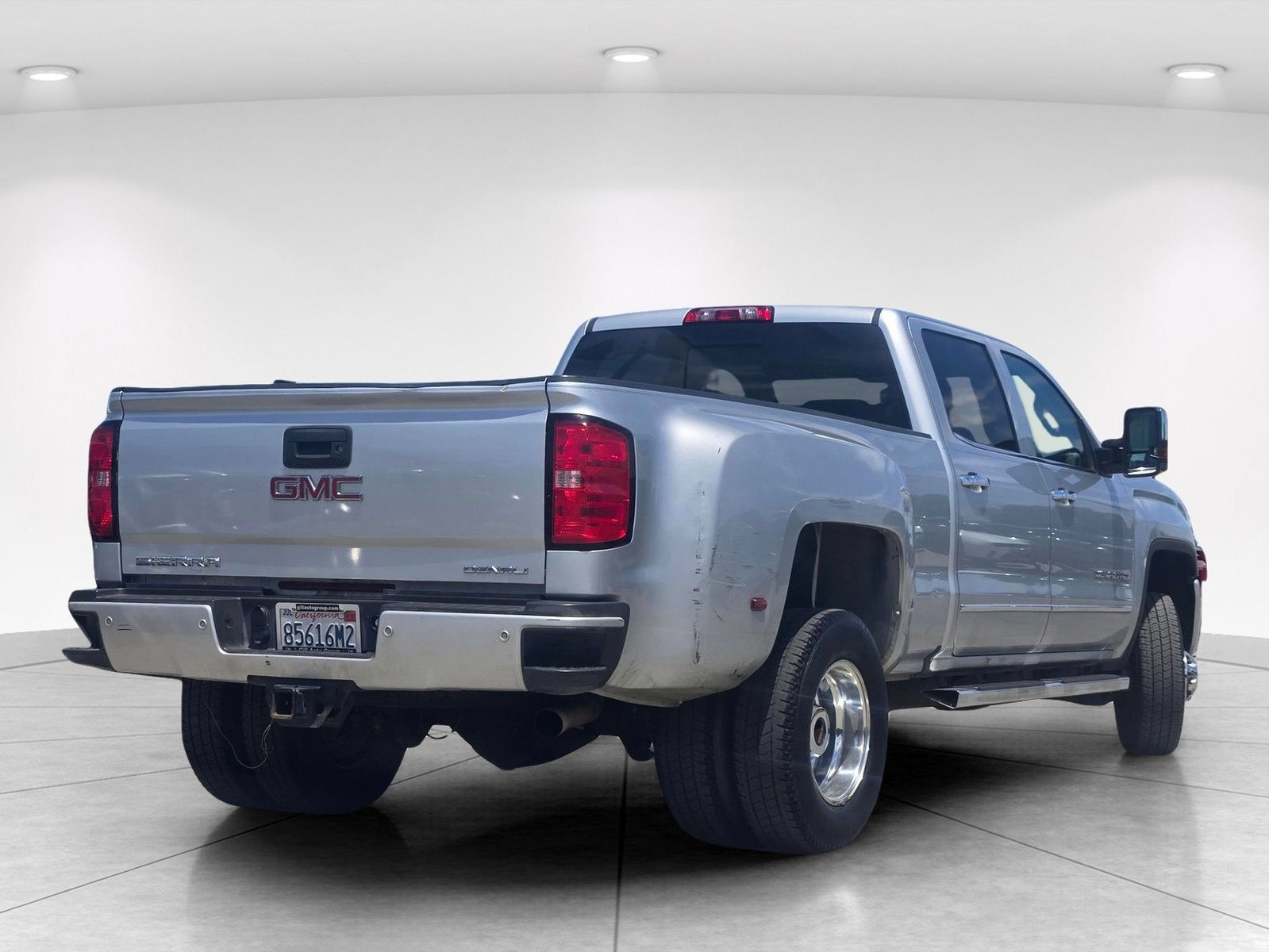 Used 2018 GMC Sierra 3500 Denali AWD/4WD image 3