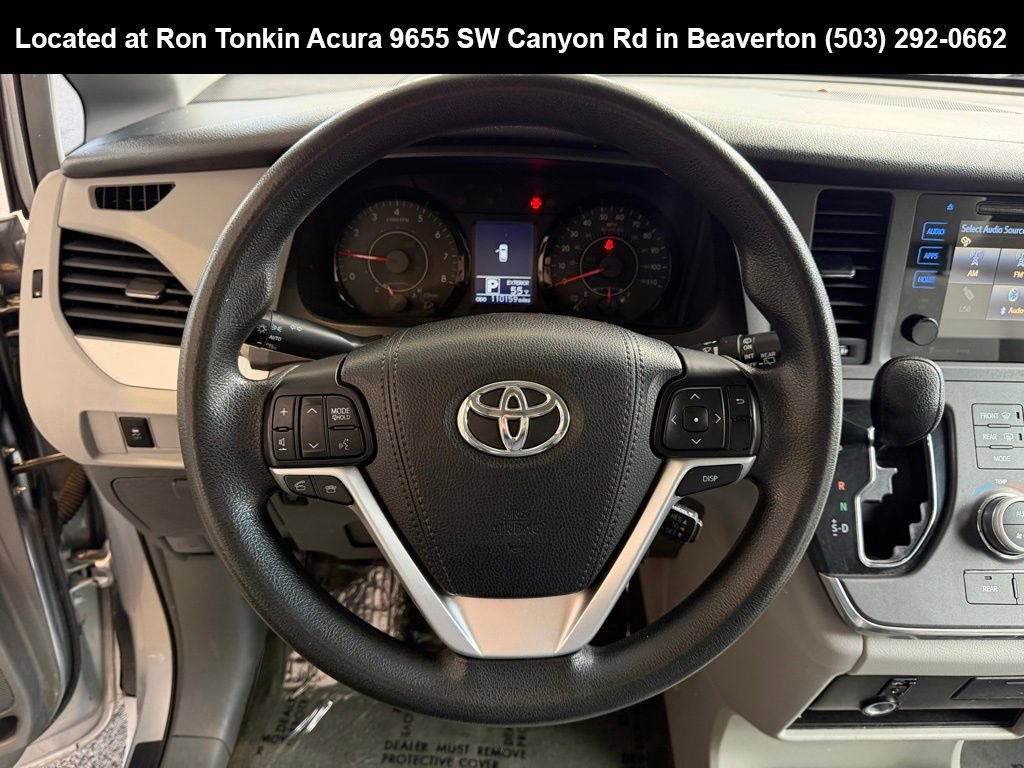 Used 2017 Toyota Sienna LE image 18