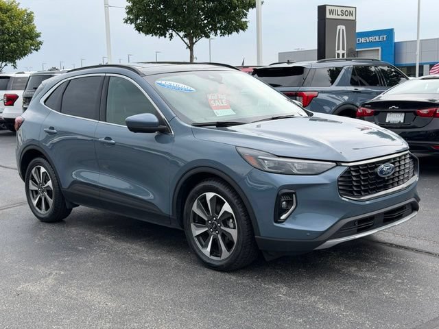 Certified 2023 Ford Escape Platinum FWD image 2