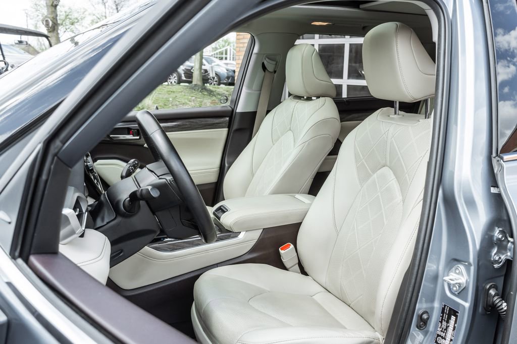 Used 2020 Toyota Highlander Platinum image 6