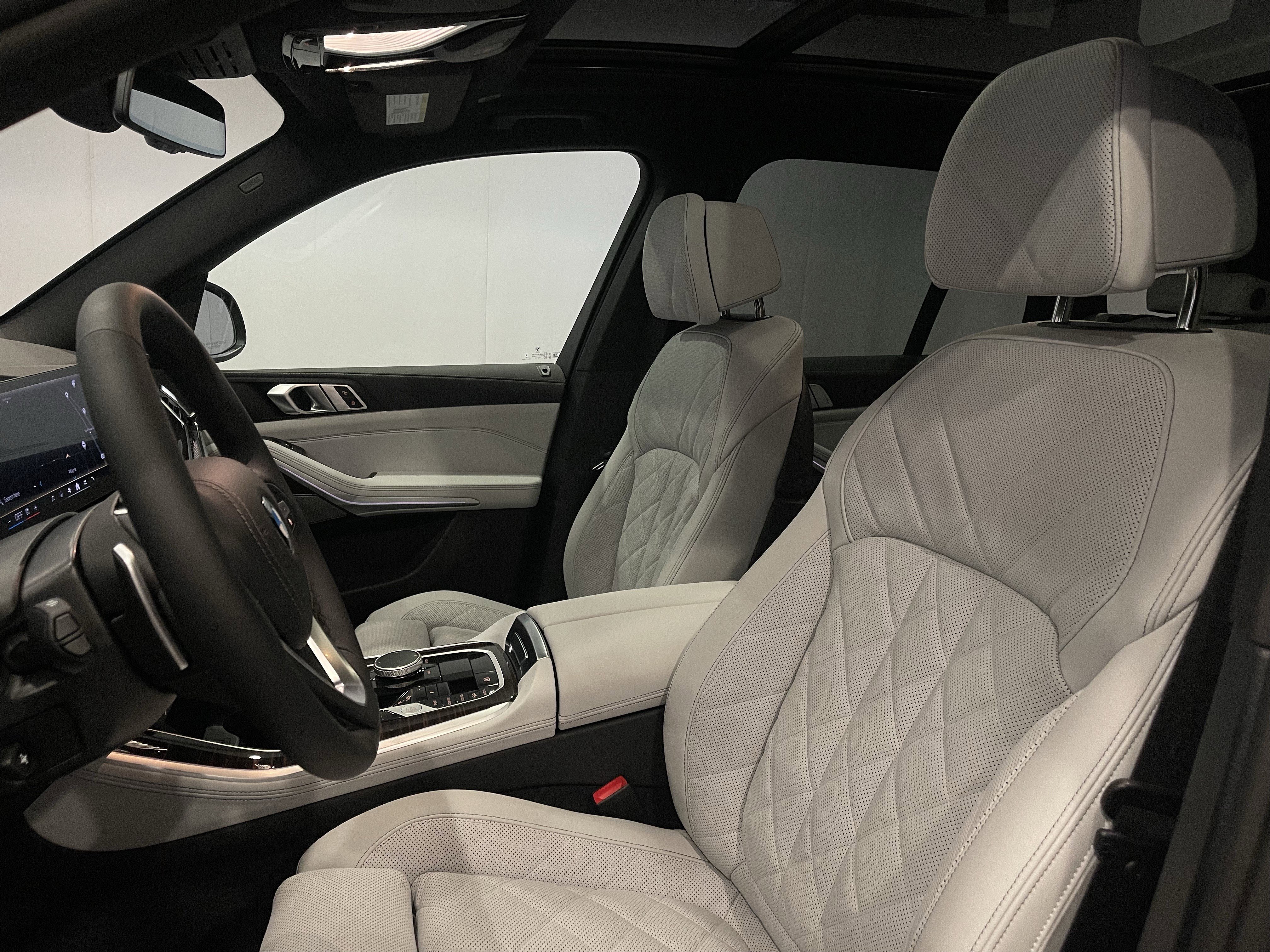 New 2026 BMW X5 xDrive40i w/ Climate Comfort Package AWD/4WD image 8