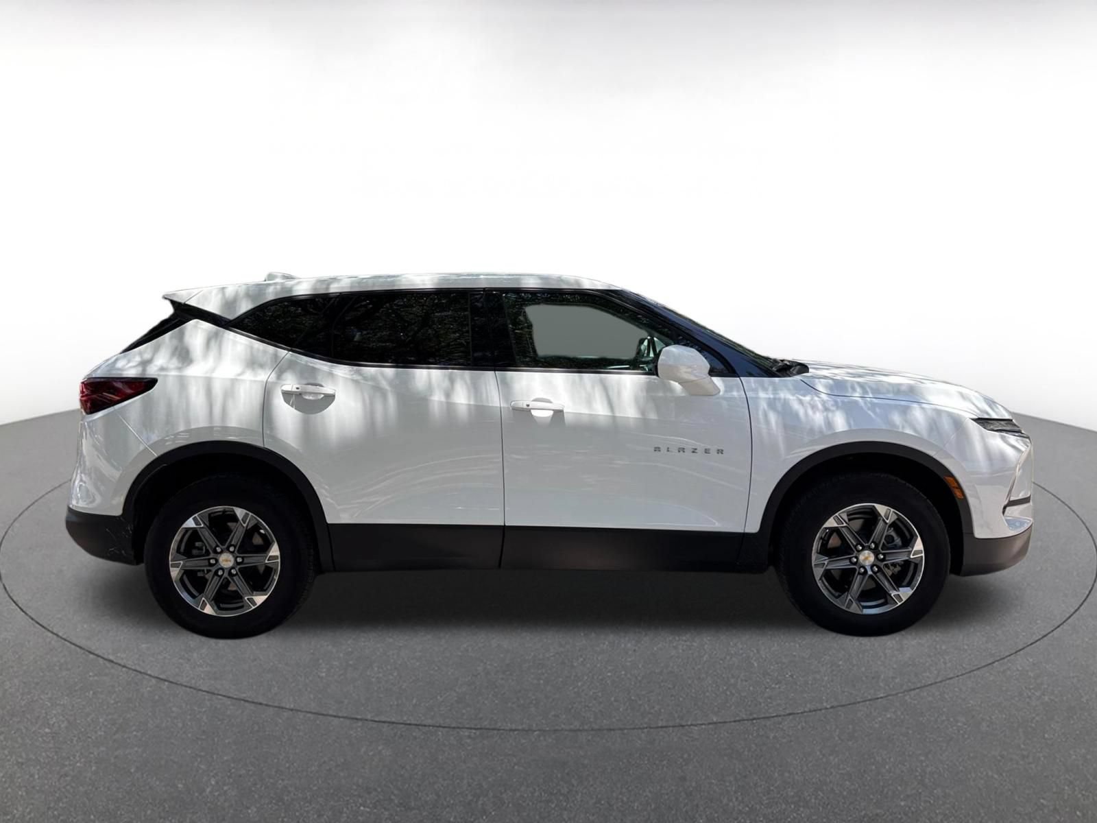 Used 2026 Chevrolet Blazer LT FWD image 8