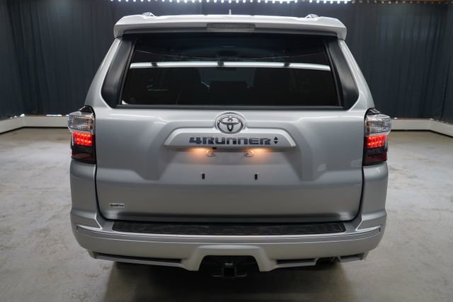 Used 2022 Toyota 4Runner TRD Sport AWD/4WD image 6