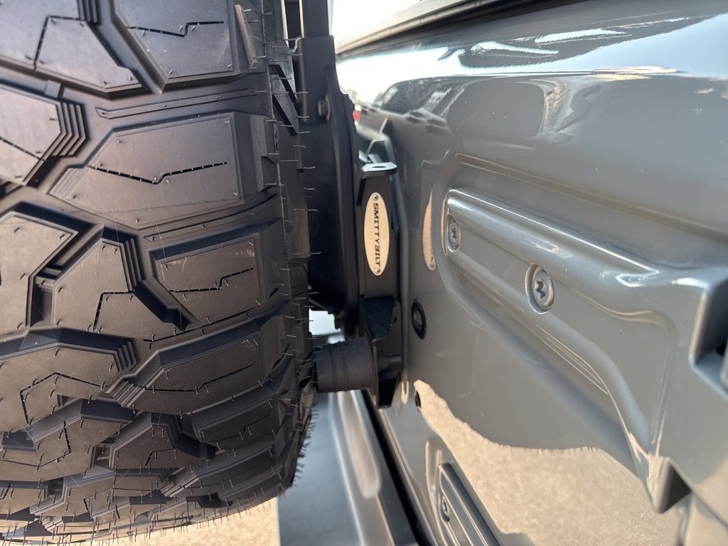 Used 2018 Jeep Wrangler Unlimited Sahara w/ Quick Order Package 24M Moab image 19