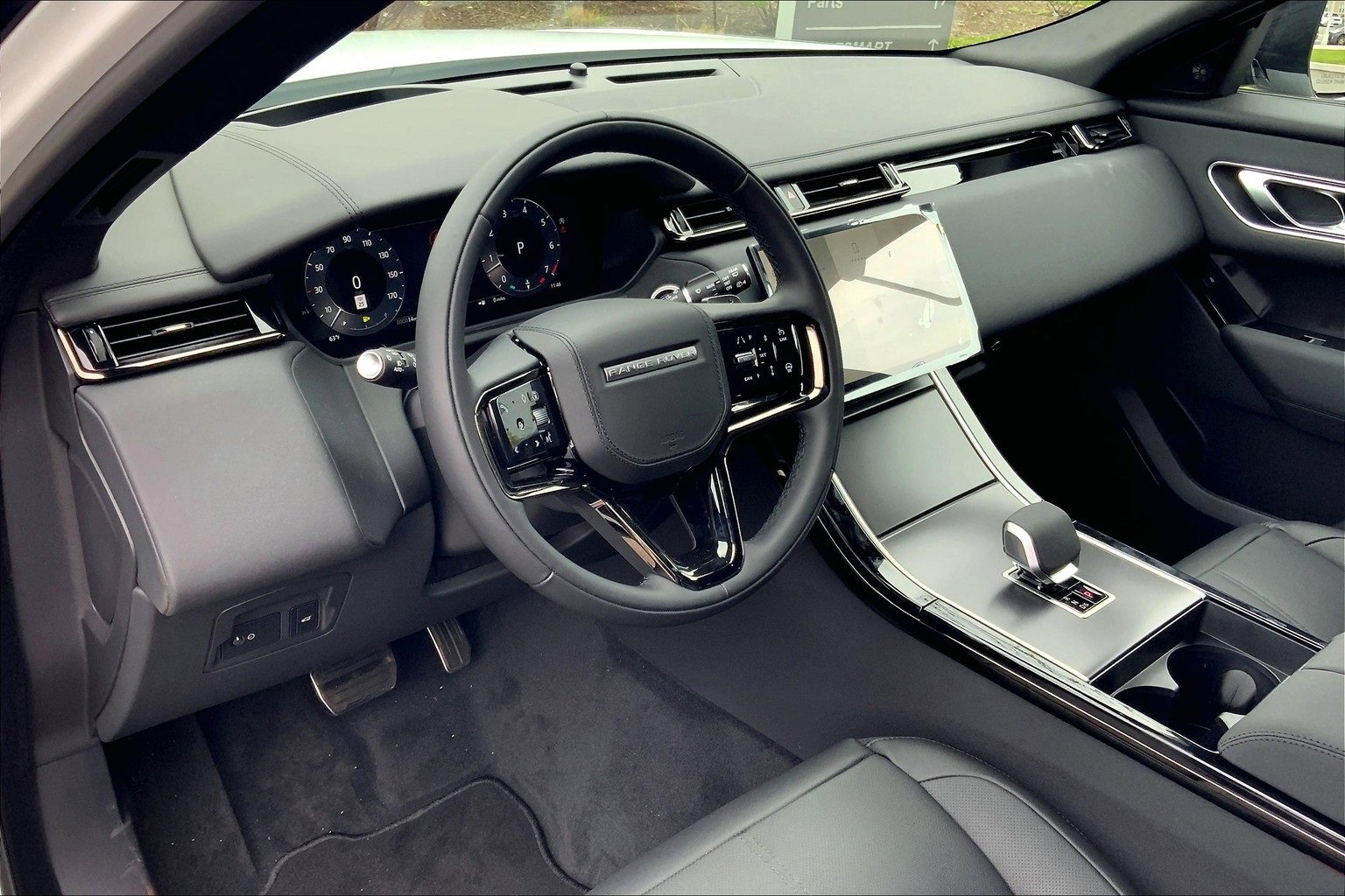 New 2026 Land Rover Range Rover Velar Dynamic SE image 8