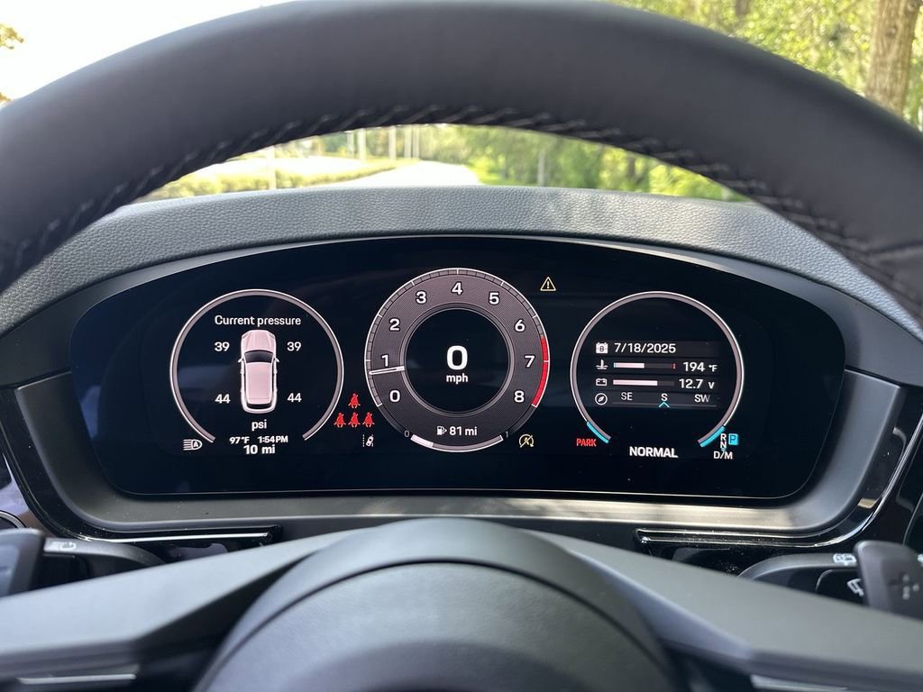 Certified 2025 Porsche Cayenne image 10