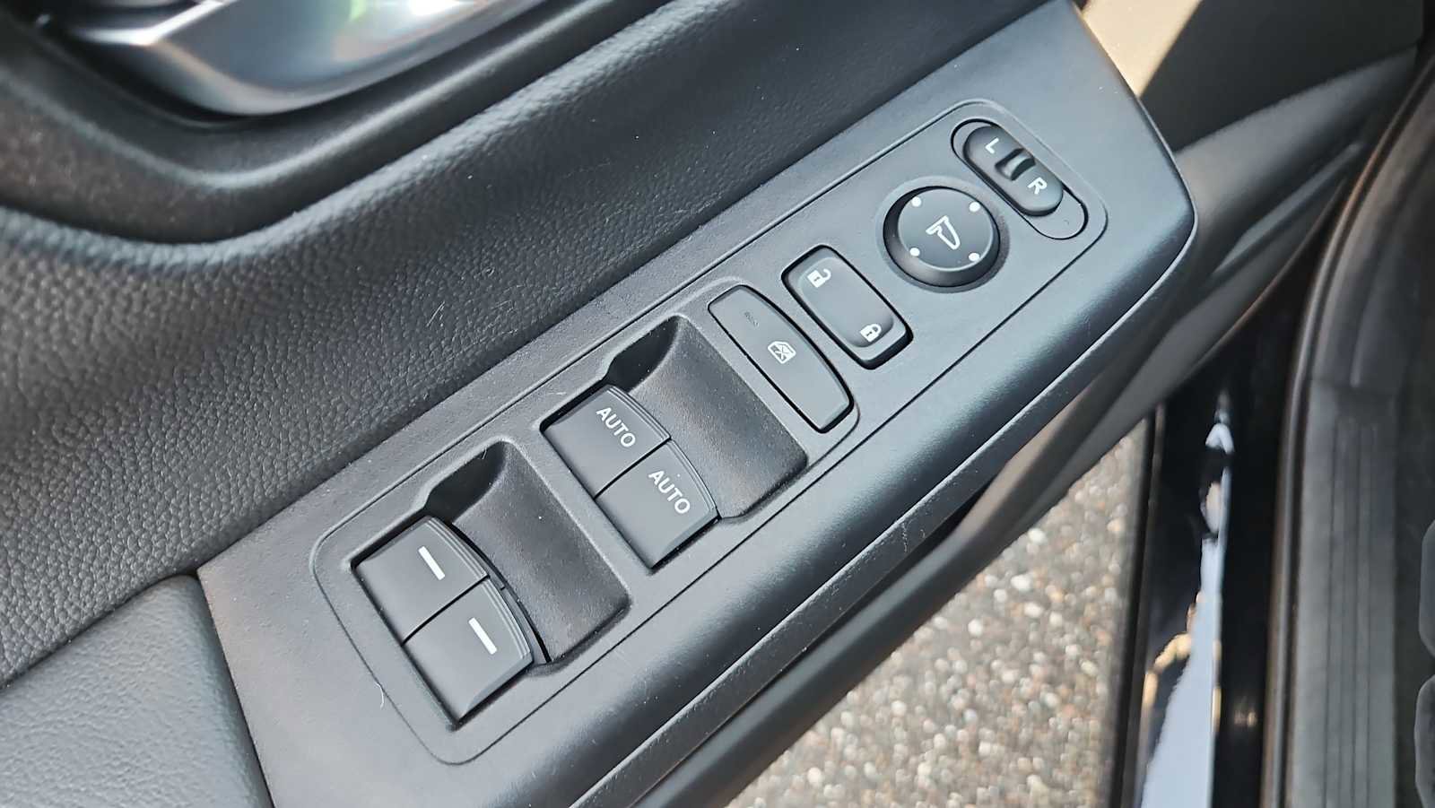 Used 2023 Honda CR-V Sport image 15