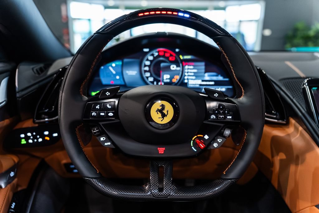 Used 2026 Ferrari Roma Spider RWD image 5