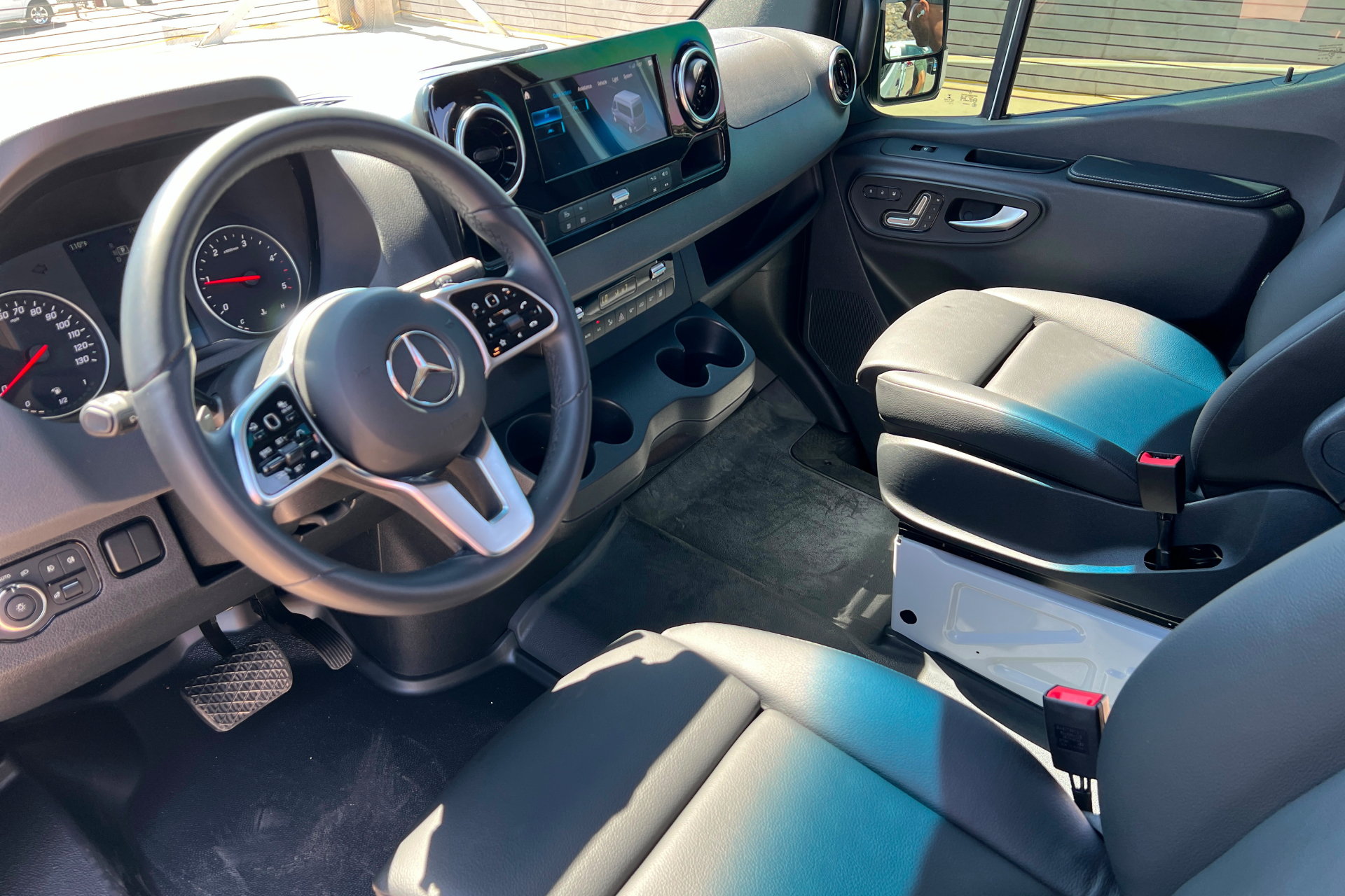 Used 2022 Mercedes-Benz Sprinter 2500 image 15