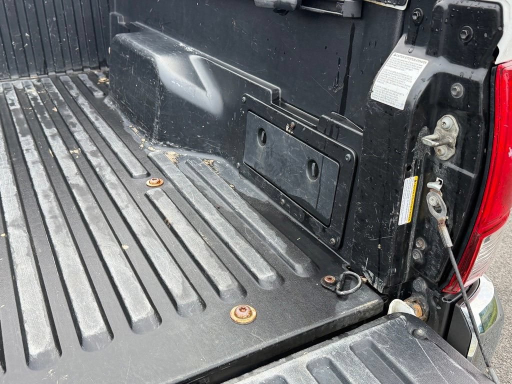 Used 2018 Toyota Tacoma SR5 AWD/4WD image 46