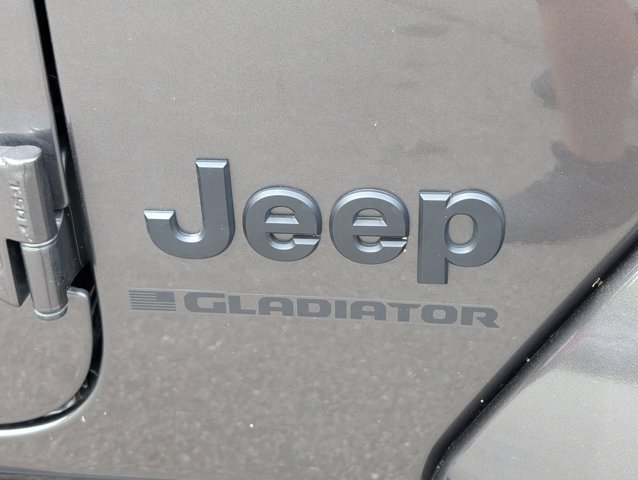 Used 2024 Jeep Gladiator Sport AWD/4WD image 5