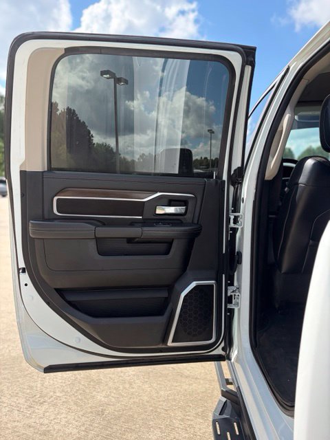 Used 2023 RAM 2500 Laramie AWD/4WD image 21