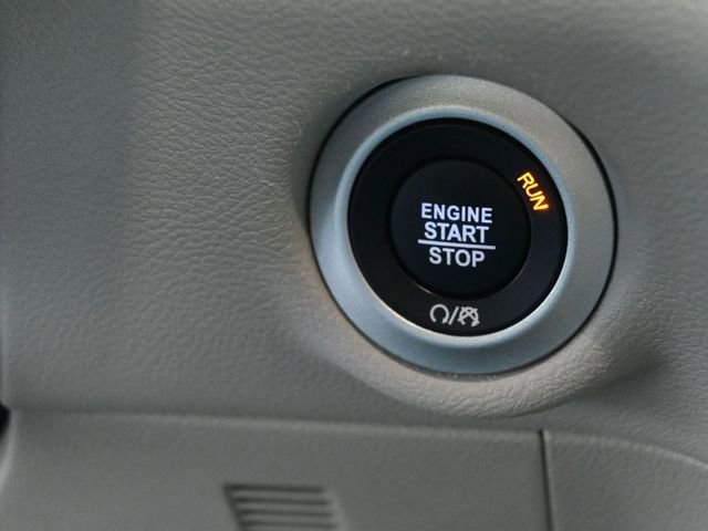 Used 2024 Chrysler Pacifica Touring-L image 24