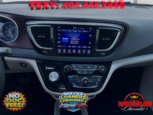 Used 2017 Chrysler Pacifica Limited FWD image 19