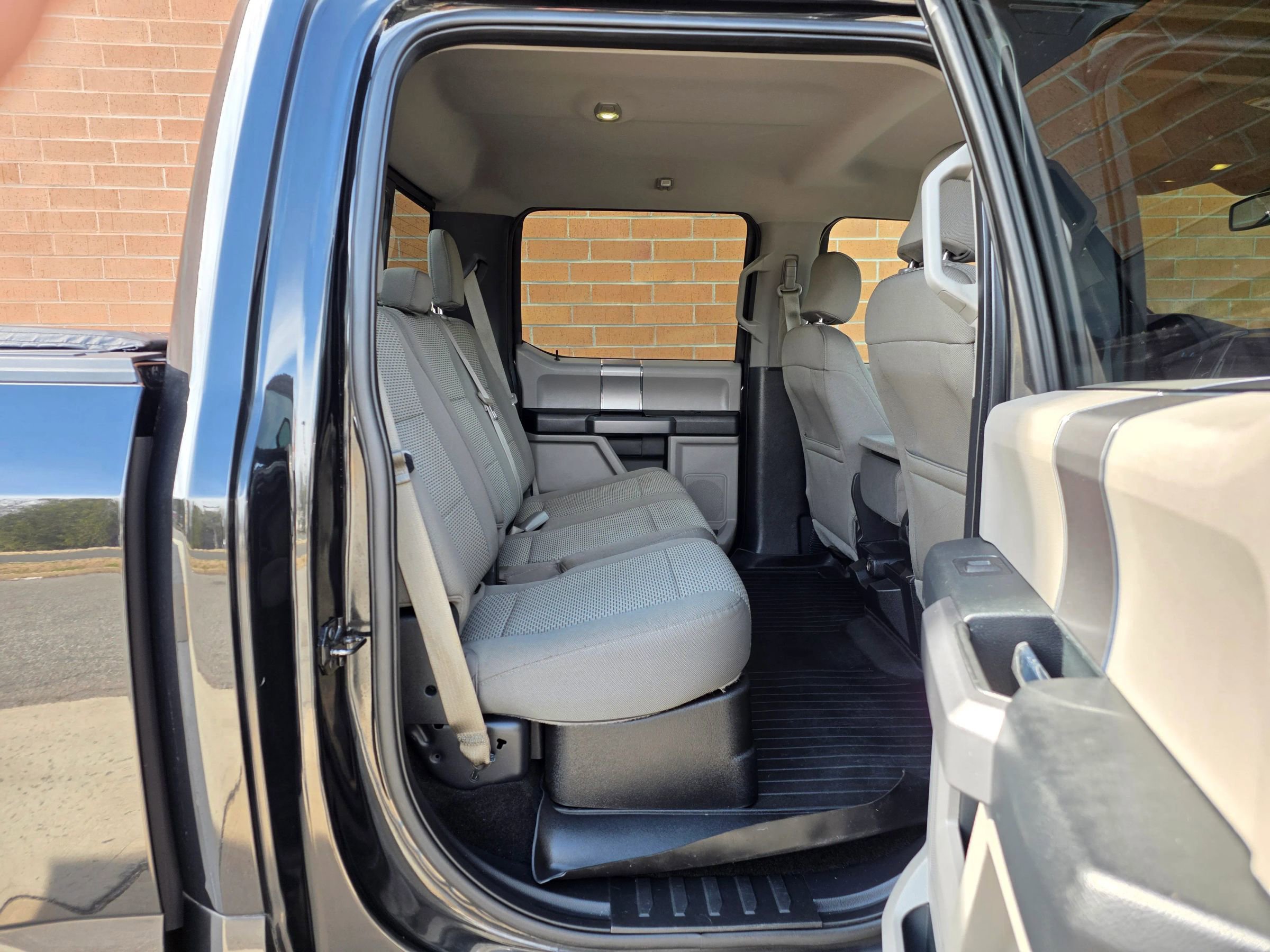 Used 2015 Ford F150 XLT w/ Equipment Group 302A Luxury image 11