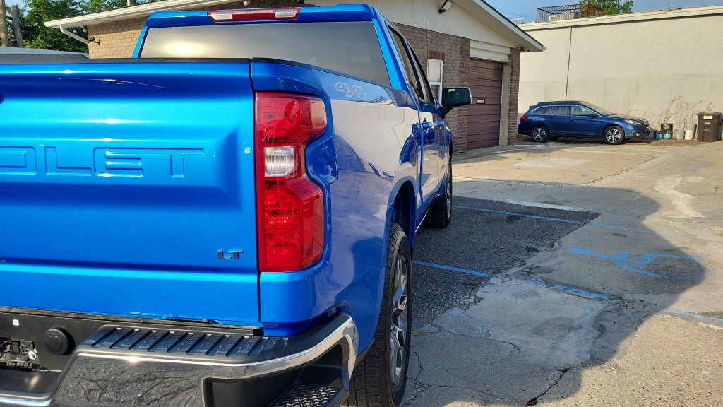 Used 2025 Chevrolet Silverado 1500 LT AWD/4WD image 13