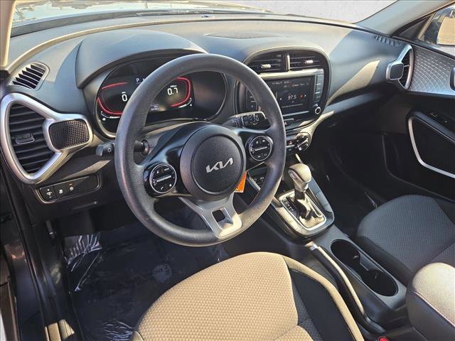 Used 2024 Kia Soul LX w/ Option Group 015 FWD image 10
