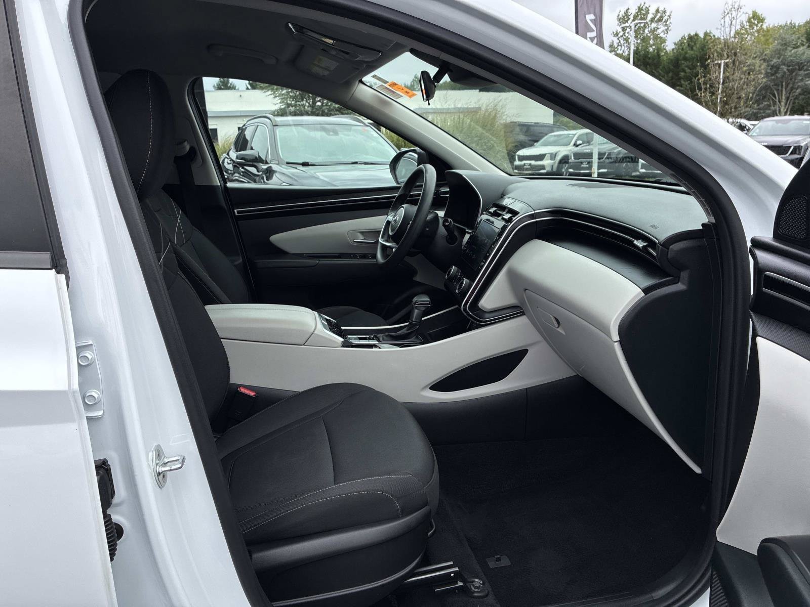 Used 2022 Hyundai Tucson SEL w/ Cargo Package AWD/4WD image 9