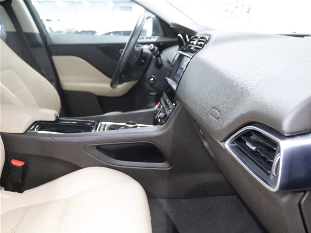 Used 2018 Jaguar F-PACE Prestige AWD/4WD image 30
