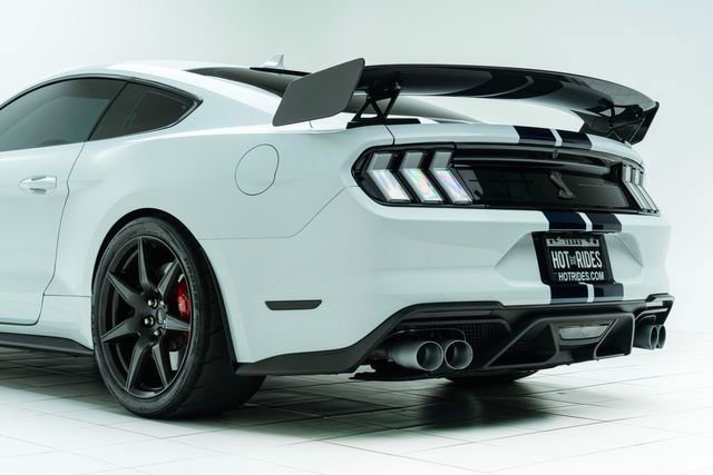 Used 2021 Ford Mustang Shelby GT500 w/ Carbon Fiber Track Pack image 22