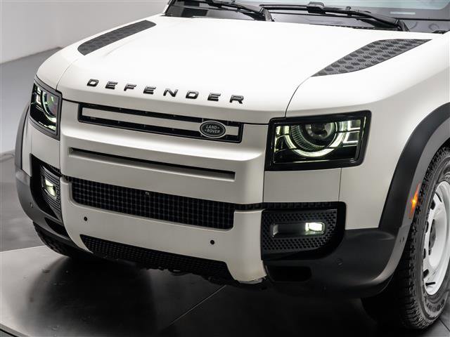 New 2024 Land Rover Defender 110 S image 9