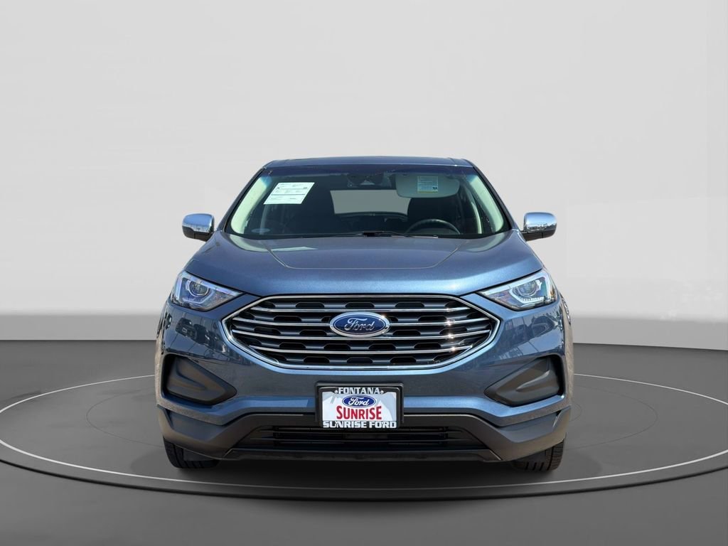 Used 2019 Ford Edge SE image 2