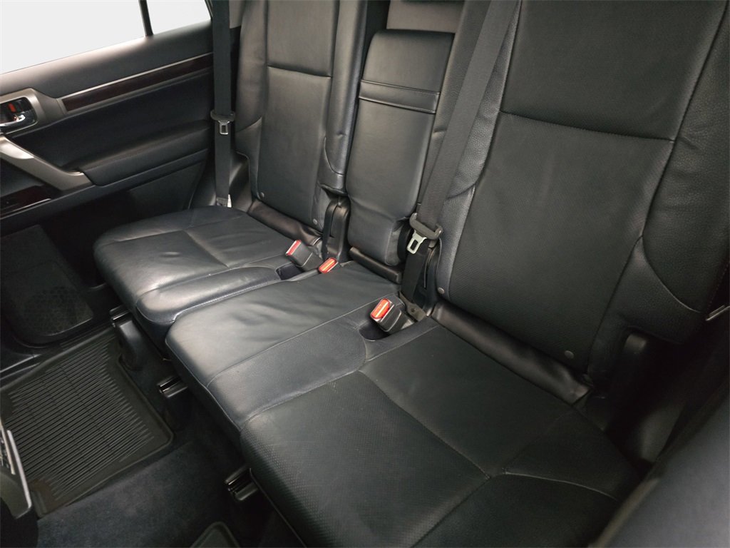 Used 2016 Lexus GX 460 image 16