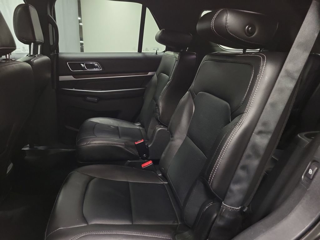 Used 2018 Ford Explorer Limited w/ Equipment Group 301A AWD/4WD image 28