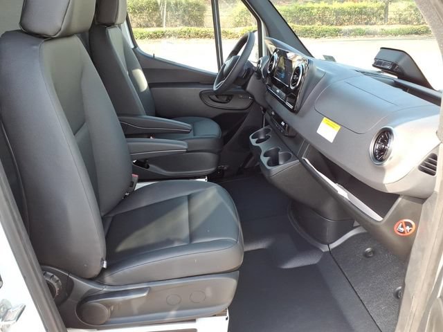 New 2025 Mercedes-Benz eSprinter 170 Cargo image 17