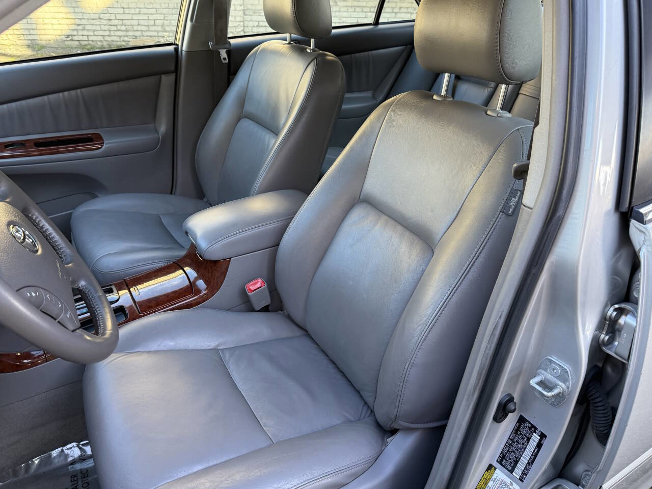 Used 2005 Toyota Camry XLE FWD image 31