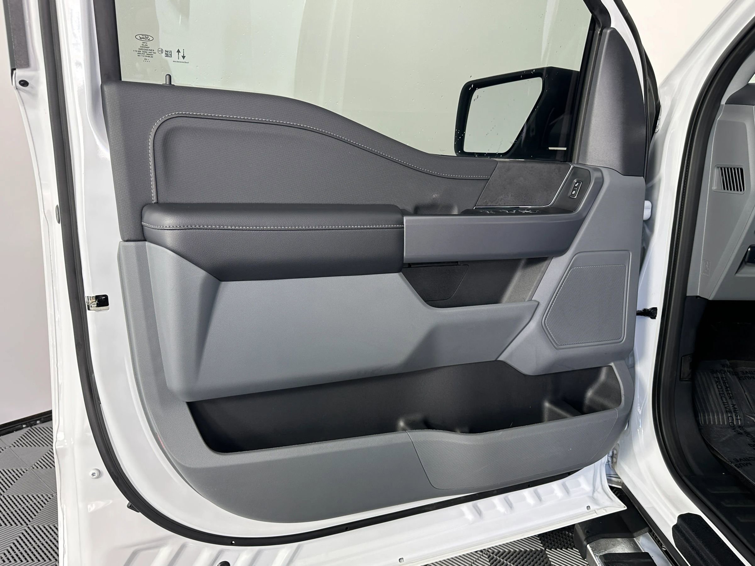 Used 2025 Ford F150 XLT w/ Equipment Group 301A Standard image 25