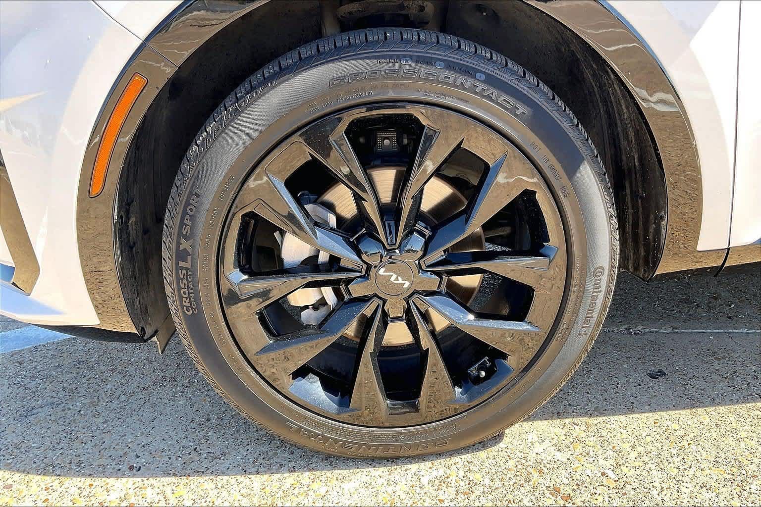 Certified 2023 Kia Sorento SX FWD image 7