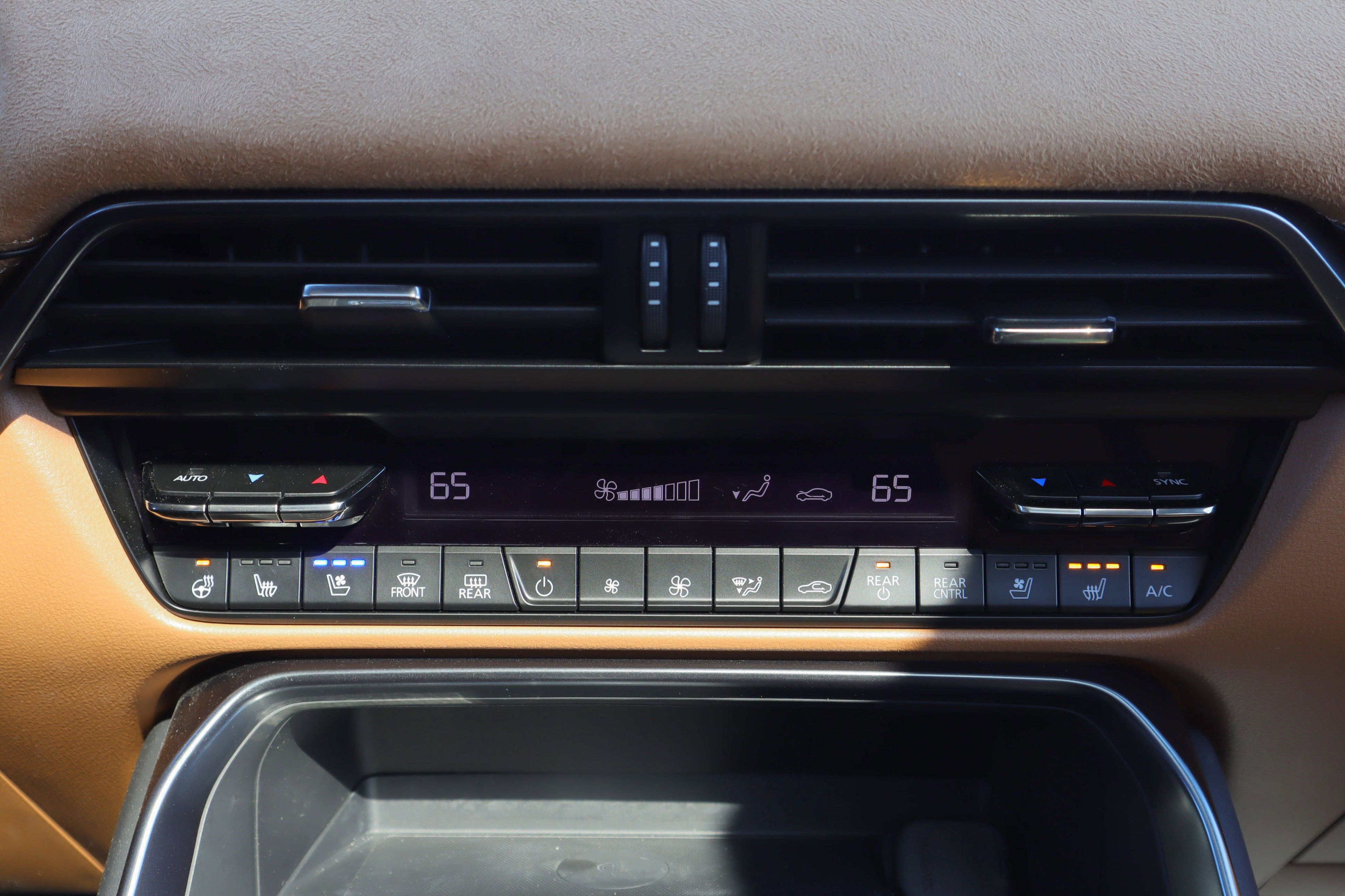 Certified 2025 MAZDA CX-70 3.3 Turbo S w/ Premium Plus image 16