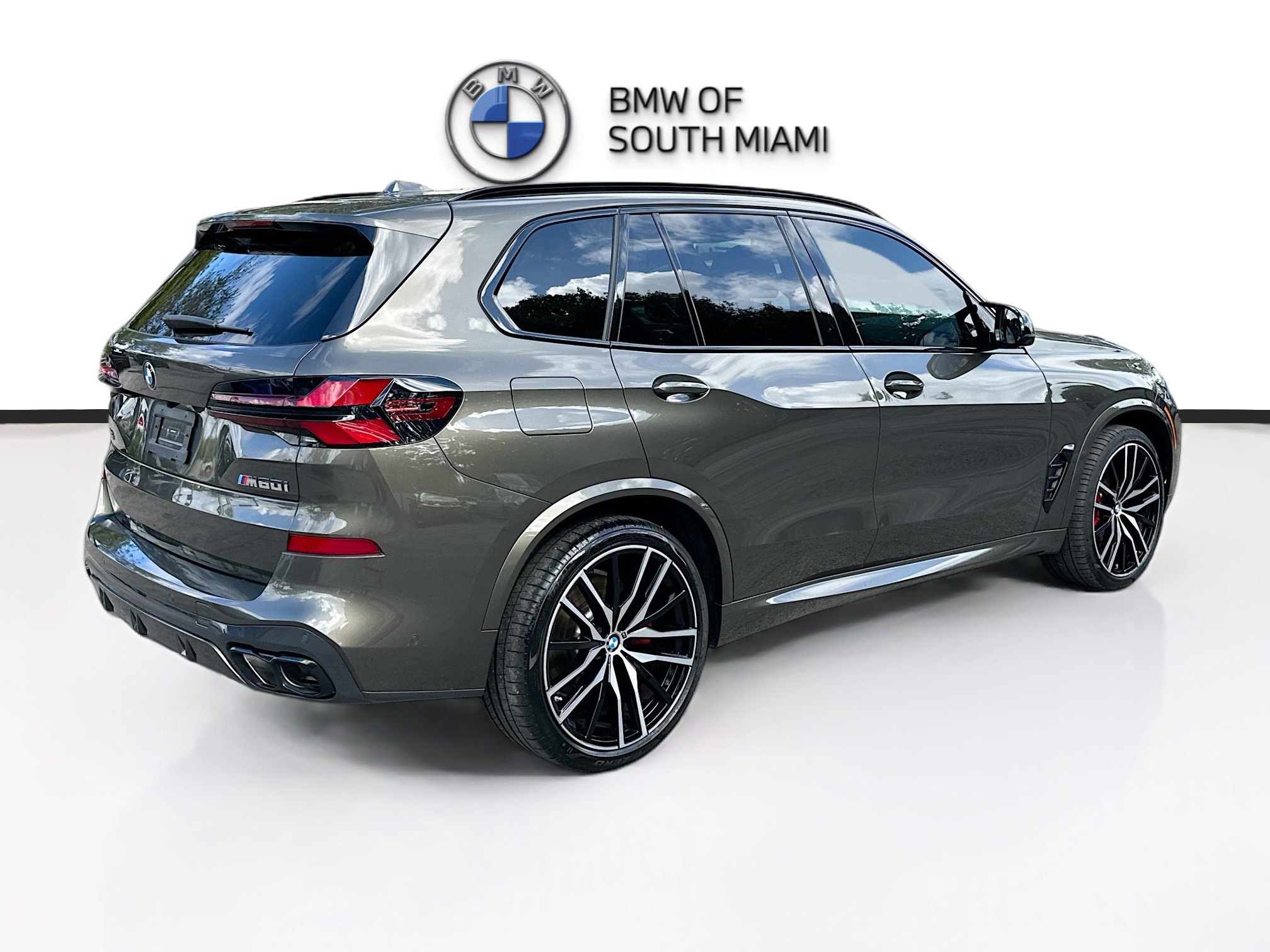 Certified 2025 BMW X5 M60i w/ Executive Package image 7