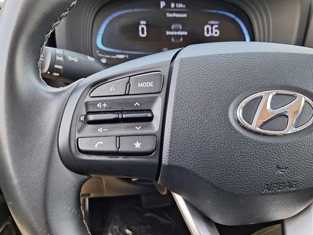 Certified 2024 Hyundai Venue SEL FWD image 15