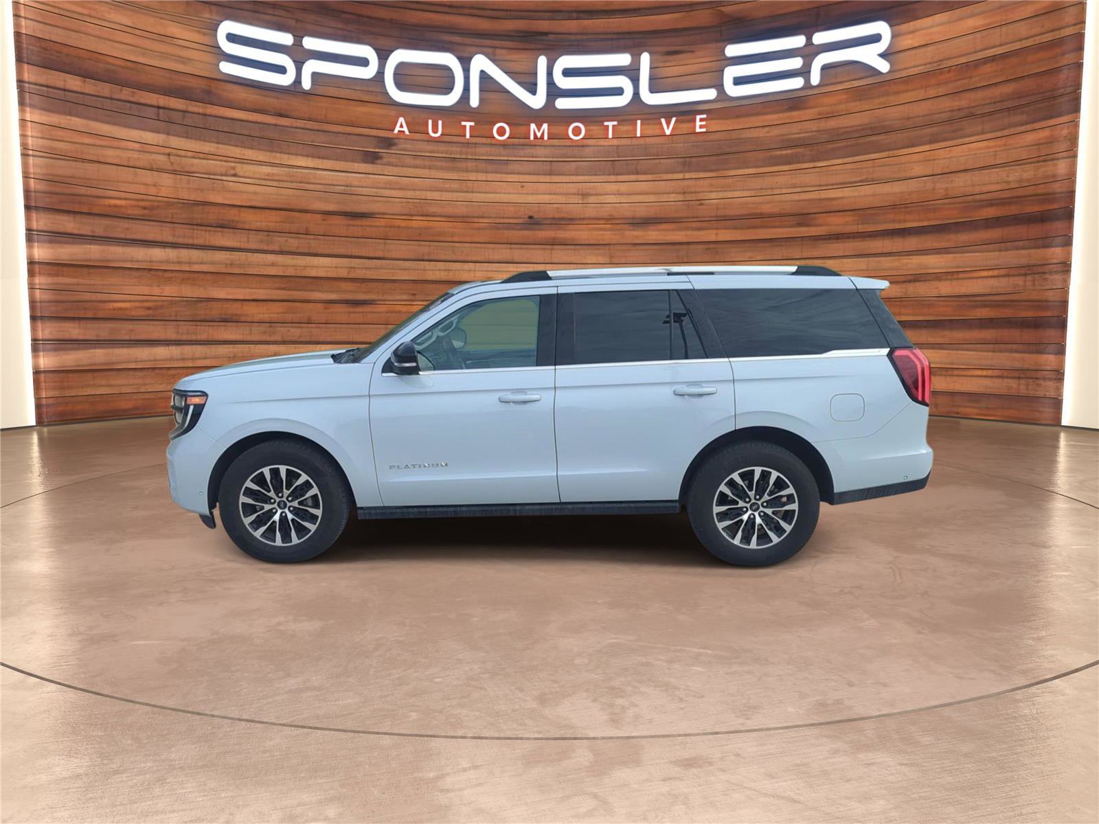 Used 2025 Ford Expedition Platinum image 2