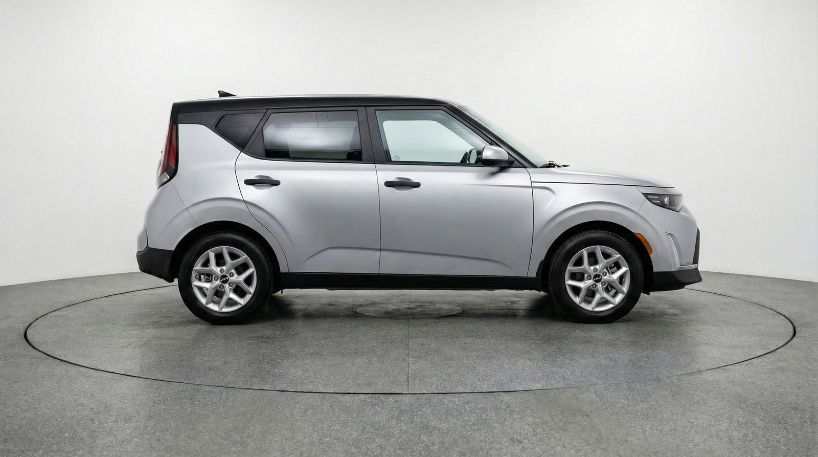 Used 2025 Kia Soul LX w/ LX Technology Package image 11