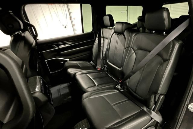 Used 2022 Jeep Wagoneer Series II AWD/4WD image 23