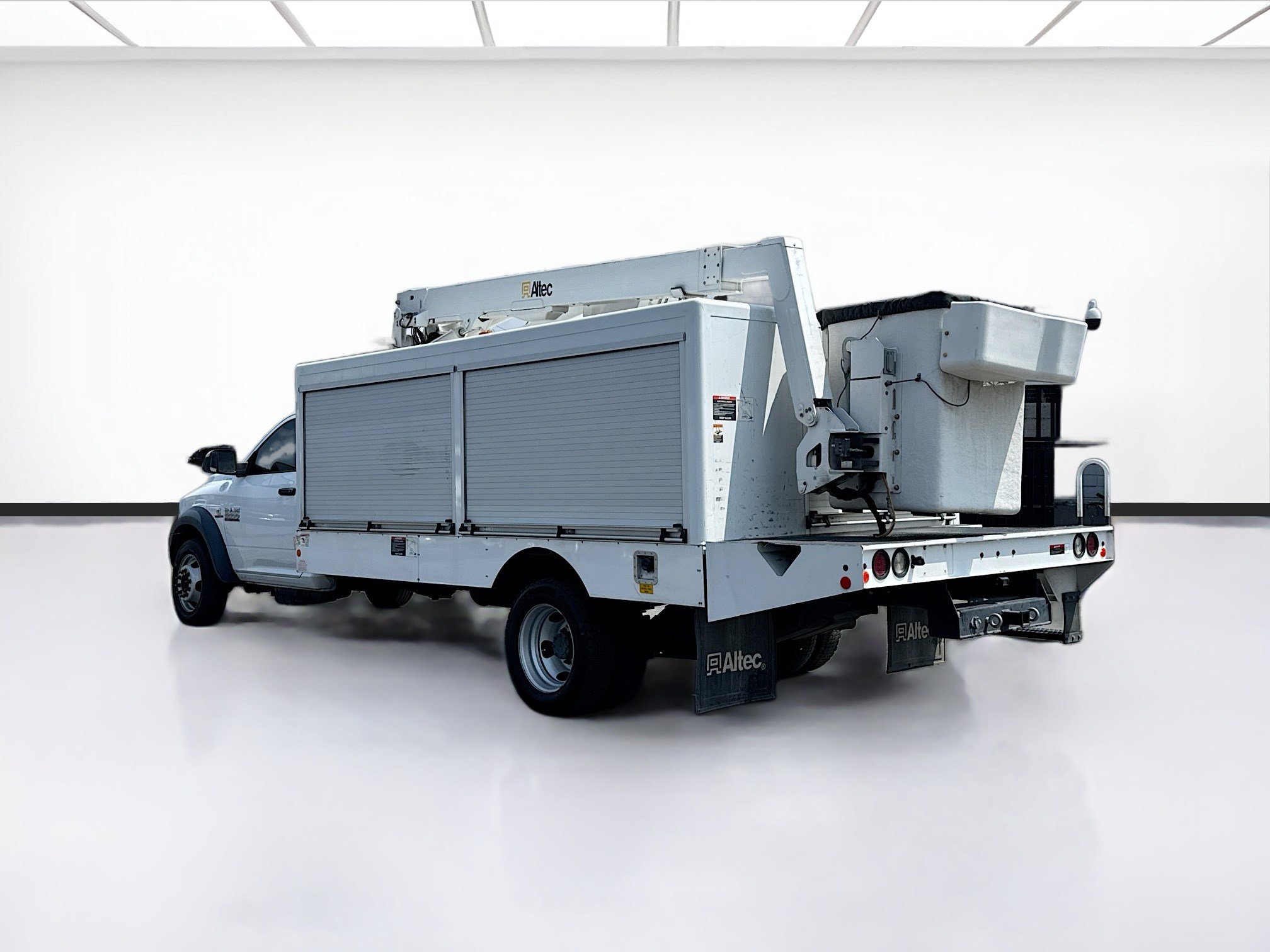 Used 2018 RAM 5500 Tradesman w/ Power & Remote Entry Group image 6