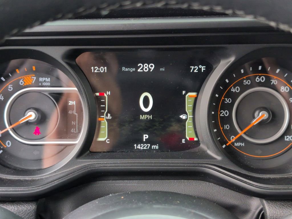 Used 2025 Jeep Wrangler Unlimited Rubicon image 16