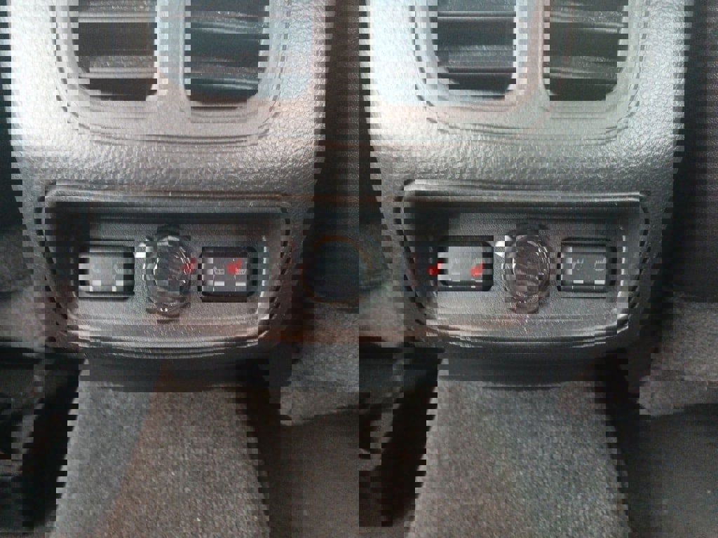 Used 2018 Ford Taurus Limited image 21