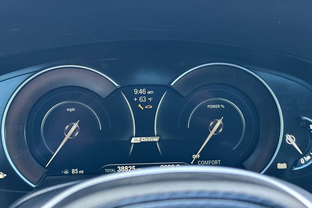 Used 2019 BMW 530e w/ M Sport Package image 29