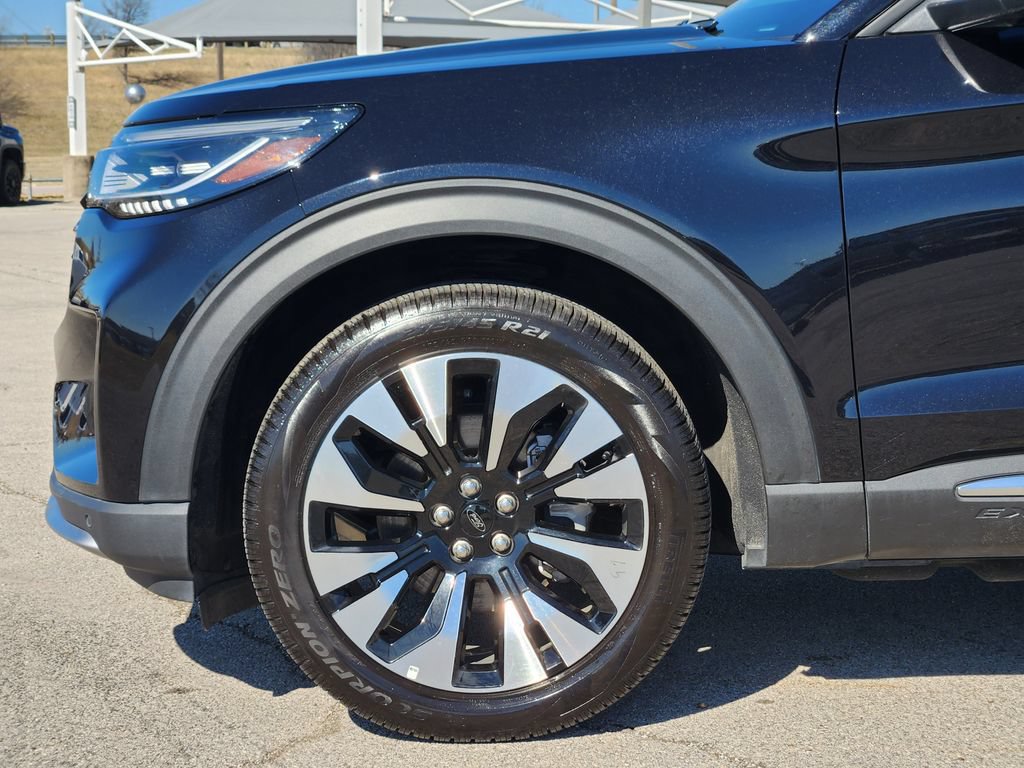 Used 2025 Ford Explorer Platinum w/ LUX Leather Package AWD/4WD image 9