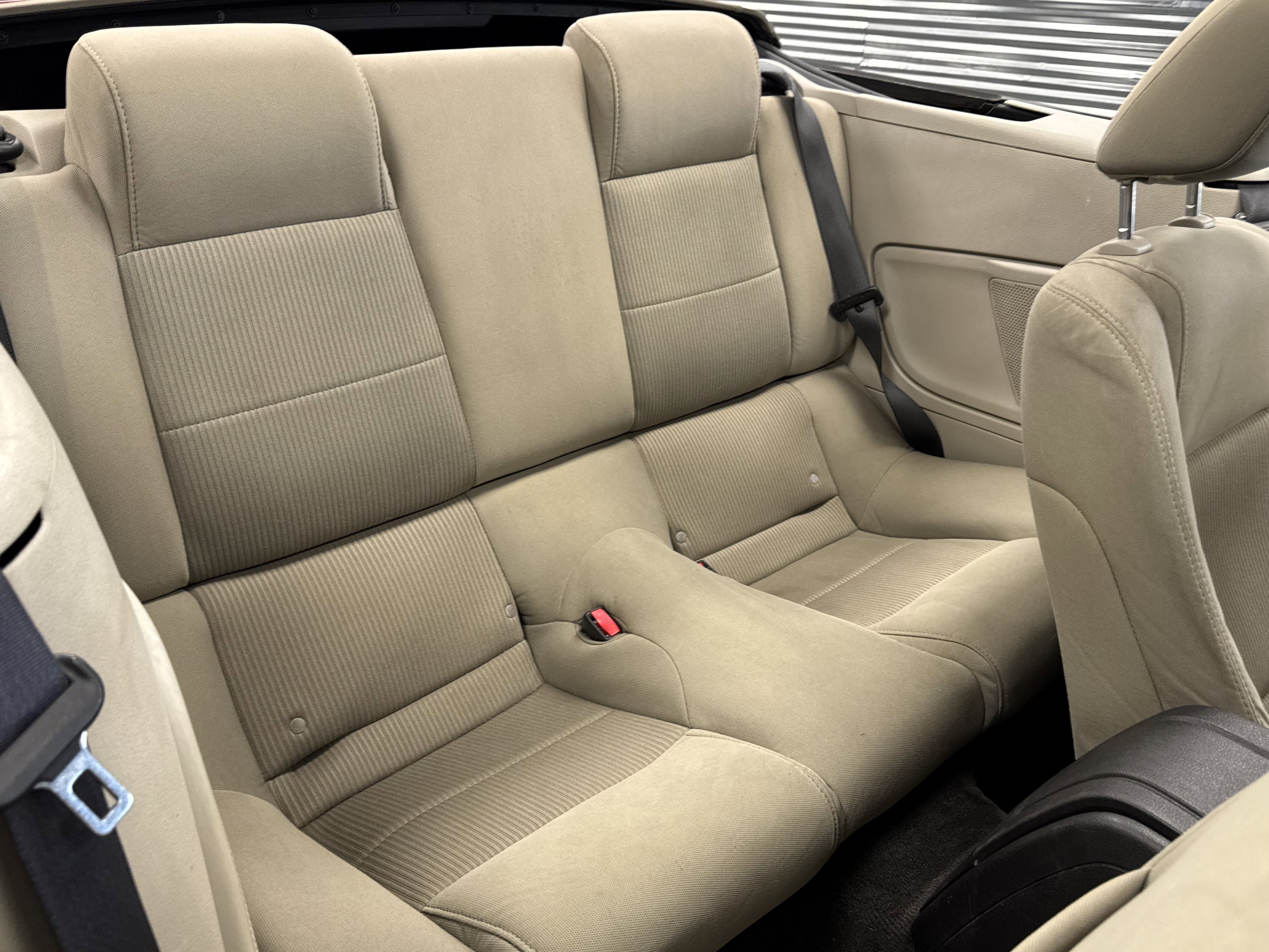 Used 2010 Ford Mustang Convertible image 19