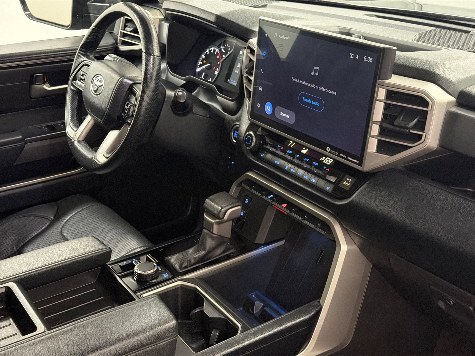 Used 2022 Toyota Tundra SR5 w/ SR5 Premium Package AWD/4WD image 9