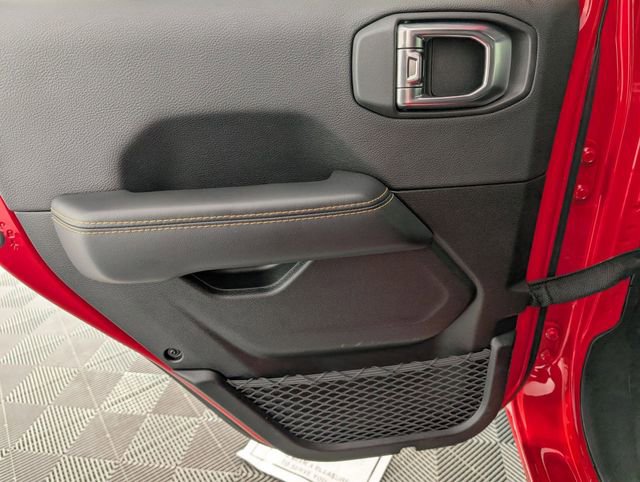 Used 2025 Jeep Wrangler Unlimited Sahara w/ Safety Group image 26